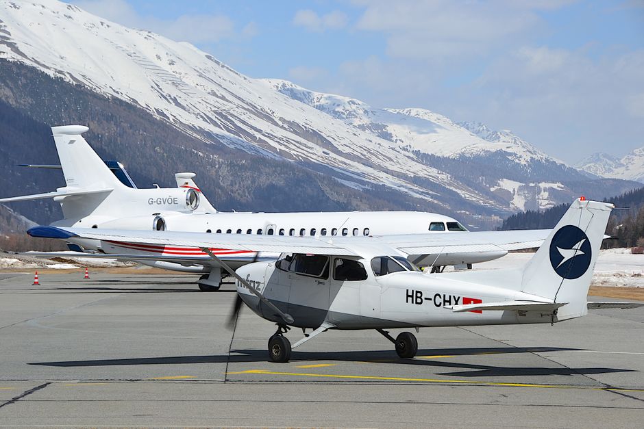 Bush Flying in Alaska: Short Strips, Gravel Bars, and Weather That Changes Its Mind