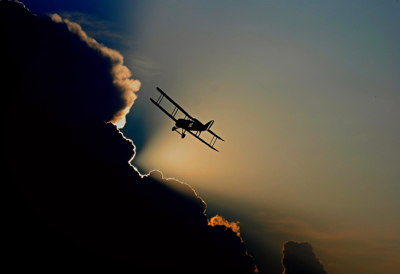 Flying Into Weather: How Pilots Decide When to Turn Around
